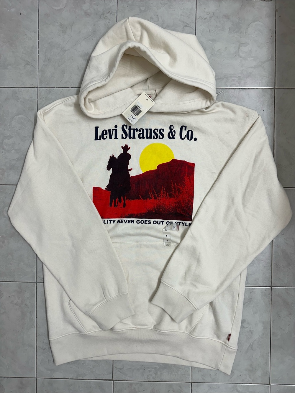 Levi Strauss & Co. Men's Relaxed Fit White Cowboy Logo Graphic Fleece Hoodie S